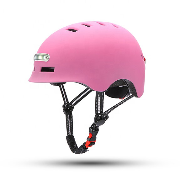 Casque vélo enfant avec lumière arrière flamant rose - Urban Wheelers